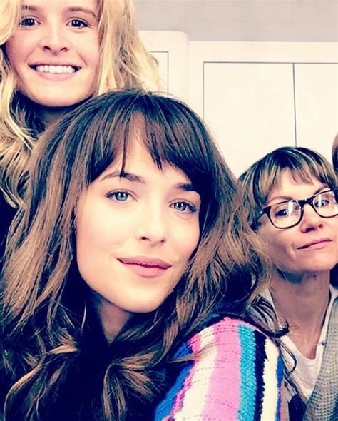 instagram oficial de dakota johnson|More.